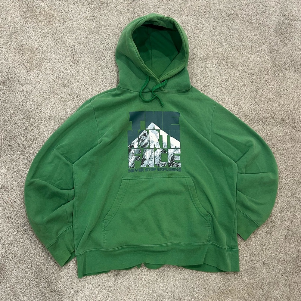 The North Face Graphic Hoodie – Size Large